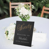 Zwart goud 90ste verjaardagsfeest welkom reclamebord met voetstuk