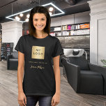 Zwart goud Business logo naam handtekening T-shirt<br><div class="desc">Een zwarte achtergrond,  gouden tekst. Personaliseer en voeg uw zakelijke logo,  een tekst en een naam,  handtekening (of verwijderen indien niet gewenst)</div>
