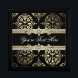 Zwart Goud Damask Keepsake Gift Box Cadeaudoosje<br><div class="desc">Elegante zwart en goud damast sieraden doos. Voeg je eigen tekst toe om te personaliseren. Dit is een gedrukt ontwerp zonder echte folie,  juwelen,  enz.</div>