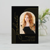Zwart Goud Elegant Afstuderen Script Afstuderen Folie Uitnodiging (Staand Voorkant)