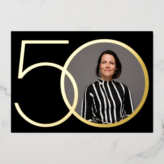 Zwart Goud Foto Minimalist 50e Verjaardagsfeestje Folie Uitnodiging (Voorkant)