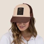 Zwart & Goud Gebroken Gezicht – Luxe Abstract 3D Trucker Pet (In situ)