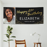 Zwart Goud Gelukkig 21e Verjaardag Foto Spandoek<br><div class="desc">Moderne eenentwintigste verjaardagsfeestbanner met een stijlvolle zwarte achtergrond die in elke kleur kan worden gewijzigd,  een foto van de verjaardagsjongen / meisje,  gouden sprankelende glitter,  de woorden "happy 21st birthday" in een faux gold folie script,  hun naam en de datum.</div>