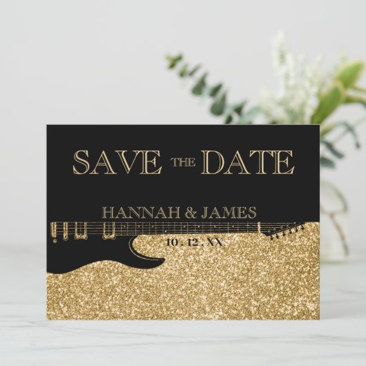 Zwart & Goud Glitter Gitaar Bruiloft Save The Date (Staand voorkant)