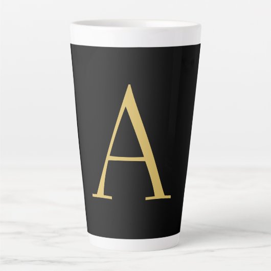 Zwart Goud Kleur Monogram Professioneel Latte Mok (Voorkant)