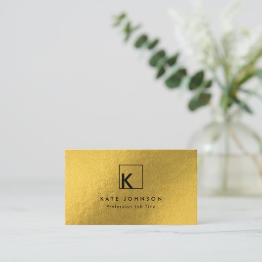 Zwart Goud Modern Monogram Logo Minimaal Visitekaartje (Staand voorkant)