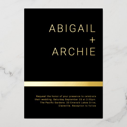 Zwart & Goud Moderne Minimalistische Bruiloft Goud Folie Uitnodiging (Voorkant)