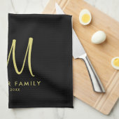 Zwart Goud Monogram Familienaam Modern Elegant Theedoek (Quarter Fold)
