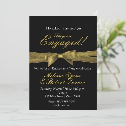 Zwart & Goud Verloving Chic Bow Party Uitnodiging (Staand voorkant)