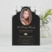 Zwart Goud Wit Bloemen Memorial Service Foto Kaart (Staand voorkant)