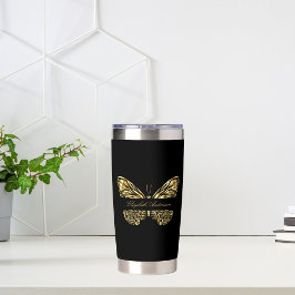 Zwart goudbruine vlindernaamscript geïsoleerde drinkbeker