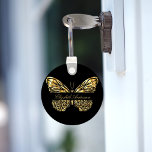 Zwart goudbruine vlindernaamscript sleutelhanger<br><div class="desc">Een elegante zwarte achtergrond versierde met een faux gouden vlinder. Personaliseer en voeg jouw naam toe.</div>