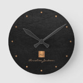 Zwart goudelegant monogram, gepersonaliseerd ronde klok (Voorkant)