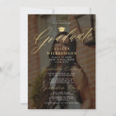 Zwart gouden foto overlay elegant script afstudere kaart (Voorkant)
