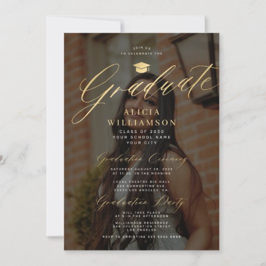 Zwart gouden foto overlay elegant script afstudere kaart (Voorkant)