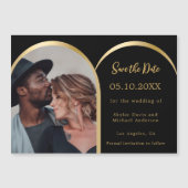 Zwart gouden fotoboog bruiloft Save the Date kaart Magnetische Uitnodiging (Voorkant)