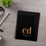 Zwart gouden monogram initialen elegant 2024 planner<br><div class="desc">Zwarte achtergrond,  gouden en witte tekst. Pas uw monogram initialen,  naam en titel aan en voeg deze toe.</div>