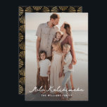 Zwart Gouden Palm Laat Mele Kalikimaka Moderne Fot Feestdagenkaart<br><div class="desc">Moderne zwart-gouden foto Mele Kalikimaka-kaart met een foto aan de voorkant en een modern zwart-gouden patroon met palmbladeren aan de achterkant.</div>