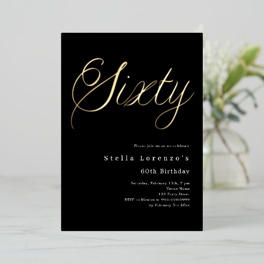Zwart gouden script luxe 60e verjaardag folie uitnodiging (Staand Voorkant)