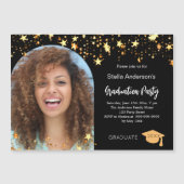 Zwart gouden sterren foto boog afstudeerfeest magnetische uitnodiging (Voorkant)