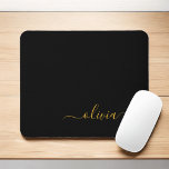 Zwart goudgierschrift Monogram Naam Modern Muismat<br><div class="desc">Goud en zwart monogram Voeg je eigen naam Mousepad (Muismat) toe. Dit maakt de perfecte liefhebbende 16 verjaardag,  bruiloft,  vrijgezellenfeest,  verjaardagsdag,  baby shower of vrijgezellenfeest voor iemand die van luxe glam en stijl houdt.</div>