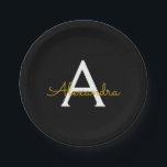 Zwart goudgierschrift Monogram Naam Modern Papieren Bordje<br><div class="desc">Goud en zwart Monogram Voeg uw eigen Borden van de Manuscript van de Partij van de Naam toe. Dit maakt de perfecte liefhebbende 16 verjaardag,  bruiloft,  vrijgezellenfeest,  verjaardagsdag,  baby shower of vrijgezellenfeest voor iemand die van luxe glam en stijl houdt.</div>