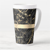 Zwart-goudmarmer, goudbalk, DIY-naam en monogram Latte Mok (Rechterhoek)