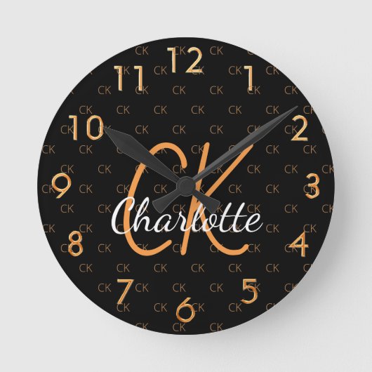 Zwart goudmonogram initiaal naam script elegant ronde klok (Voorkant)