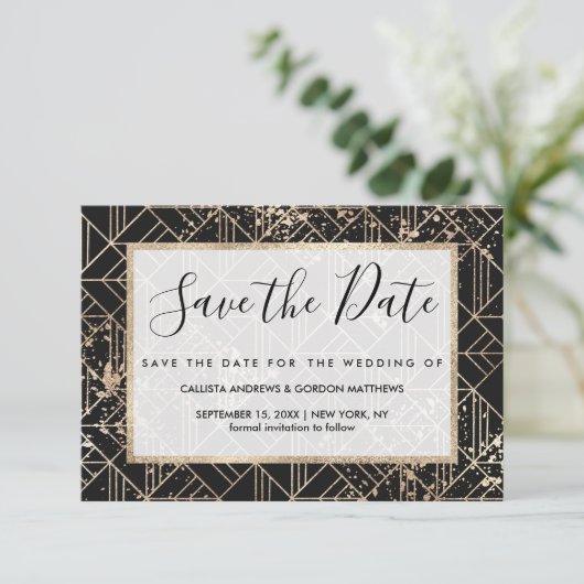 Zwart goudretroArt Deco Geometric Paint Splatter Save The Date (Staand voorkant)