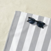 Zwart Grijs en Wit Klassieke Cabana Streep Strandlaken (In situ)