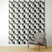 Zwart, grijs, gele chevron wandkleed (In situ)