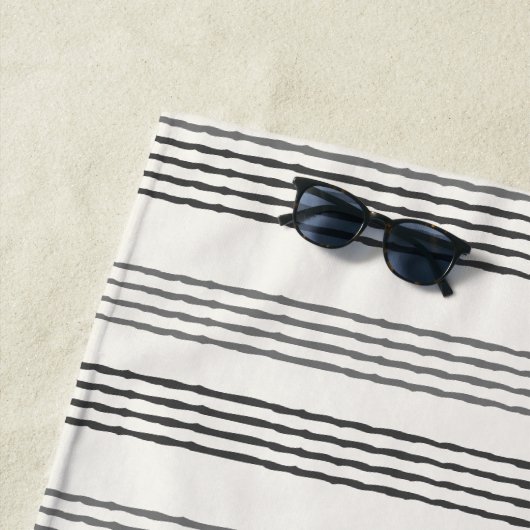 Zwart Grijs Modern Minimalist Stripe Boho Strandlaken (In situ)