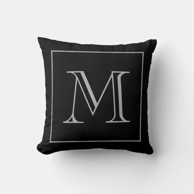 Zwart grijs monogram kussen (Voorkant)