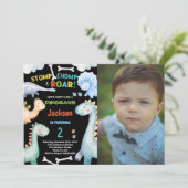 Zwart Groen Dinosaurus Verjaardag Uitnodigingen ee (Staand voorkant)