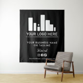 Zwart groot logo en sociale media-achtergrond wandkleed (In situ)