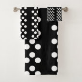 Zwart: Groot wit Polka Dot Patroon Bad Handdoek (Insitu)
