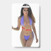 Zwart-harige Bikini Schoonheid Thunder_Cove  Badge (Achterkant)
