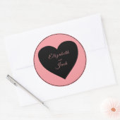 Zwart hart op roze achtergrond ronde sticker (Envelop)