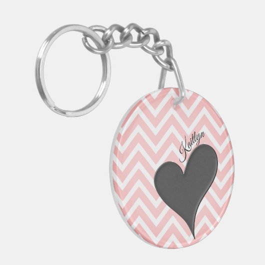 Zwart hart op roze Chevron Stripe met naam Sleutelhanger (Voorkant Links)