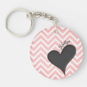 Zwart hart op roze Chevron Stripe met naam Sleutelhanger (Voorkant)