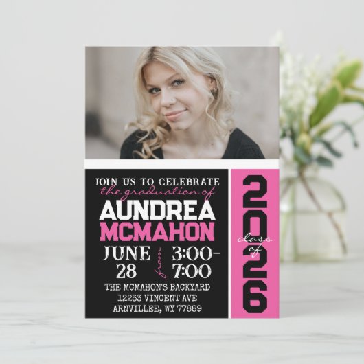 Zwart & Heet Roze Modern Afstuderen Foto Kaart (Staand voorkant)