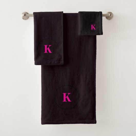 Zwart Heet Roze Monogram Initiaal Modern Aangepast Bad Handdoek (Insitu)