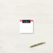 Zwart & Heet Roze Monogrammed Post-it® Notes (Op bureau)