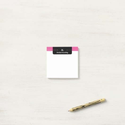 Zwart & Heet Roze Monogrammed Post-it® Notes (Op bureau)