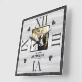 Zwart Hout Gepersonaliseerde Foto bruiloft Jubileu Vierkante Klok (Hoek)