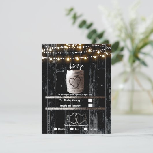 Zwart Hout String Lights Barrel Bruiloft RSVP Kaart (Staand voorkant)