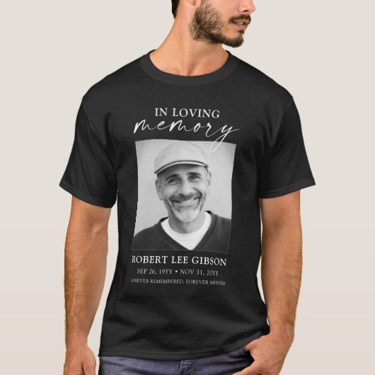 Zwart in liefdevolle geheugen begrafenis foto gede t-shirt (Voorkant)