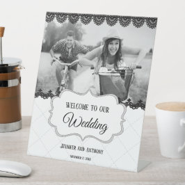 Zwart Kant op Witte Aangepaste Bruiloft Reclamebord Met Voetstuk