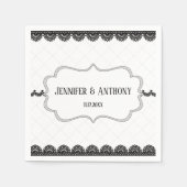 Zwart Kant op Witte Aangepaste Bruiloft Servet (Voorkant)