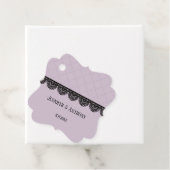 Zwart kant op zachte lavendel aangepaste bruiloft bedankjes labels (In situ)
